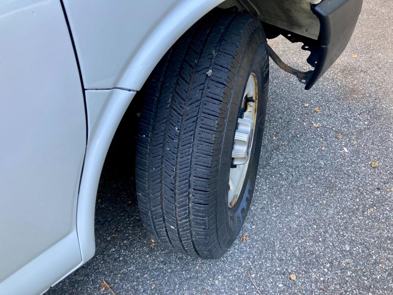 GMC Savana G3500 Cargo 2013