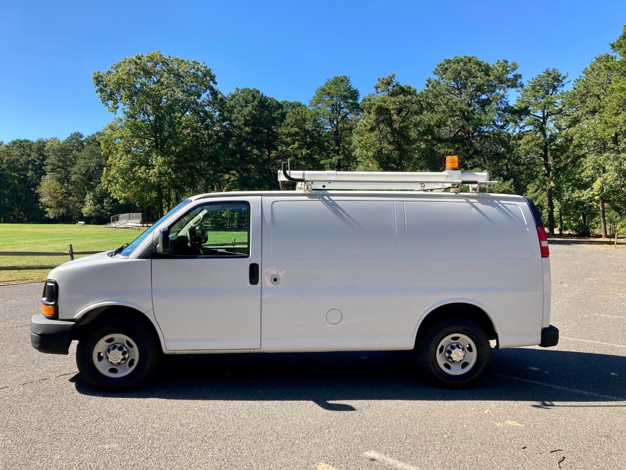 Chevrolet Express 2500 Cargo 2011