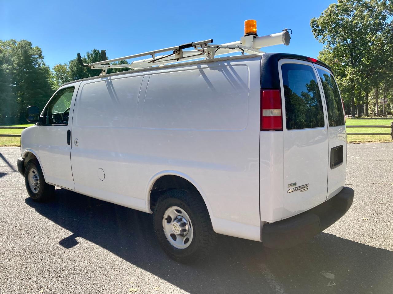 Chevrolet Express 2500 Cargo 2011