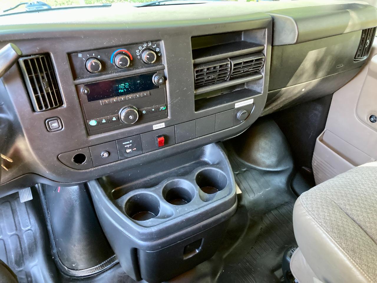 Chevrolet Express 2500 Cargo 2011
