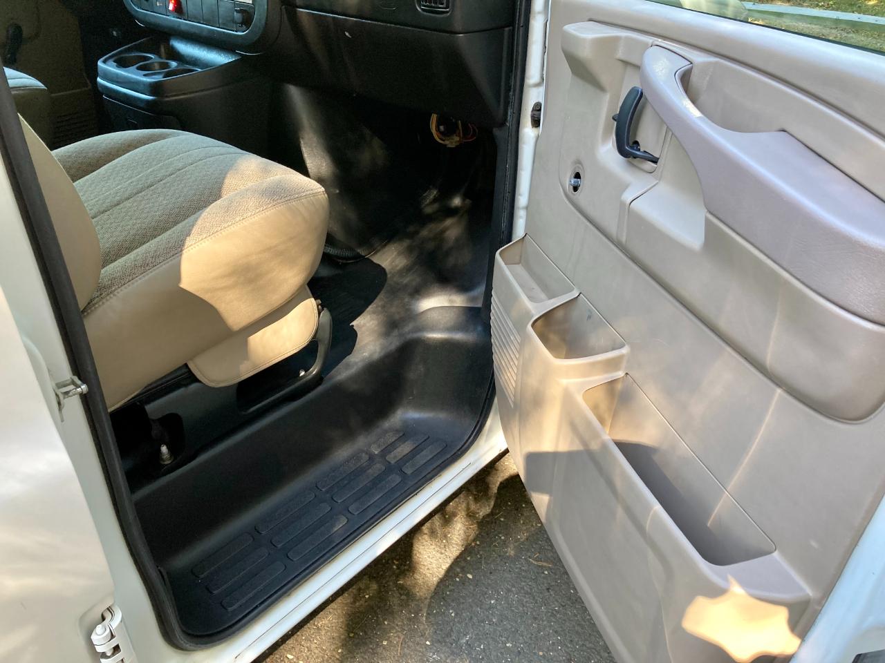 Chevrolet Express 2500 Cargo 2011