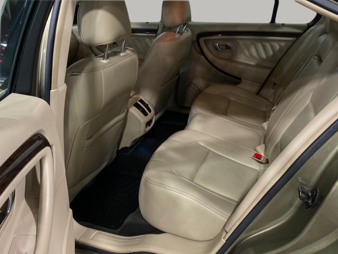 Ford Taurus 4dr Sdn Limited FWD 2013