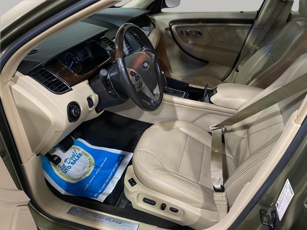 Ford Taurus 4dr Sdn Limited FWD 2013