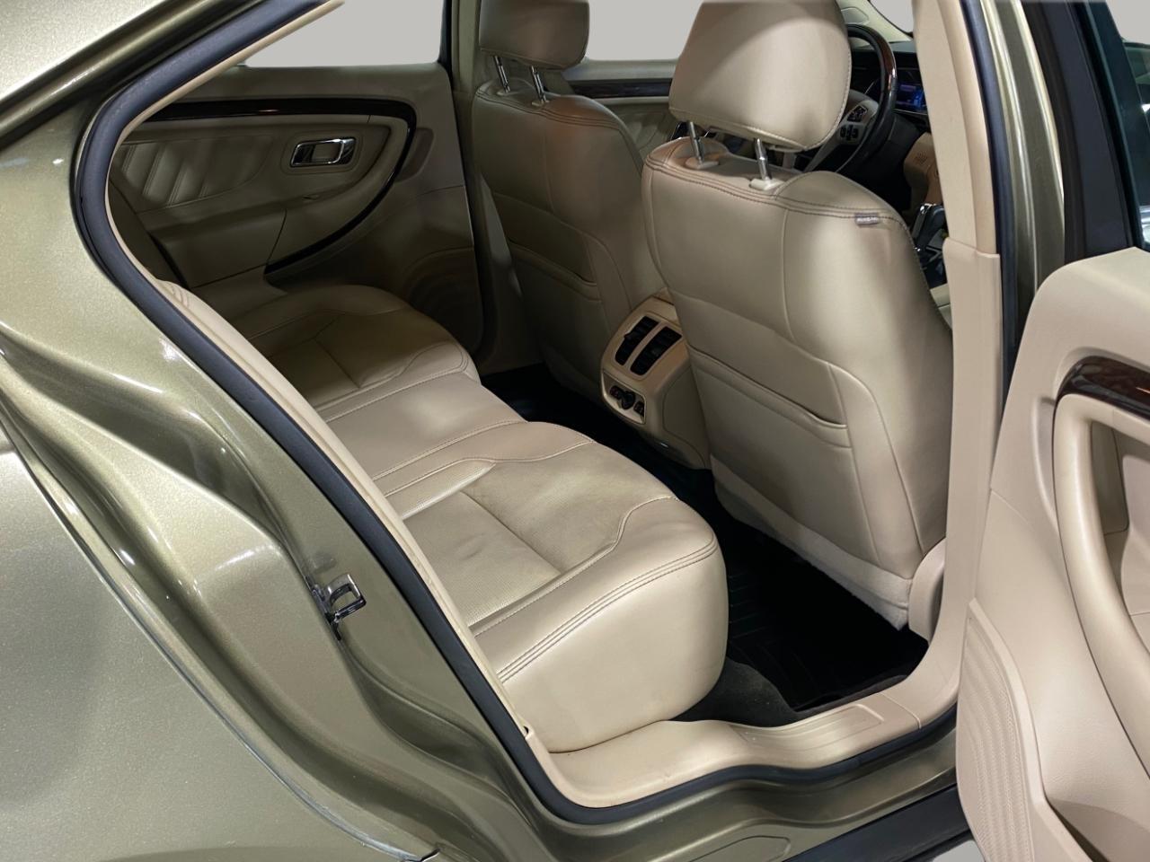 Ford Taurus 4dr Sdn Limited FWD 2013