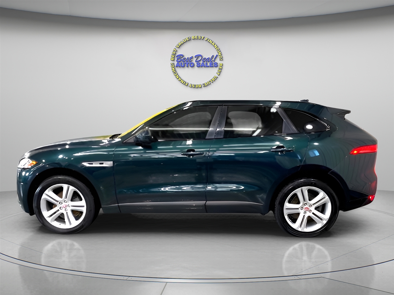 2017 Jaguar F-PACE R-Sport photo 3