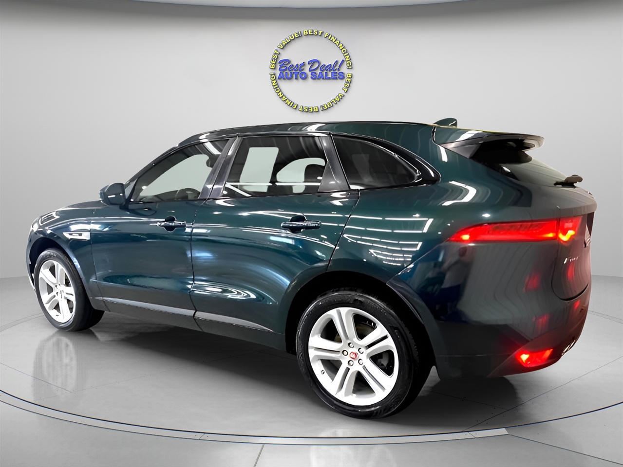 2017 Jaguar F-PACE R-Sport photo 4
