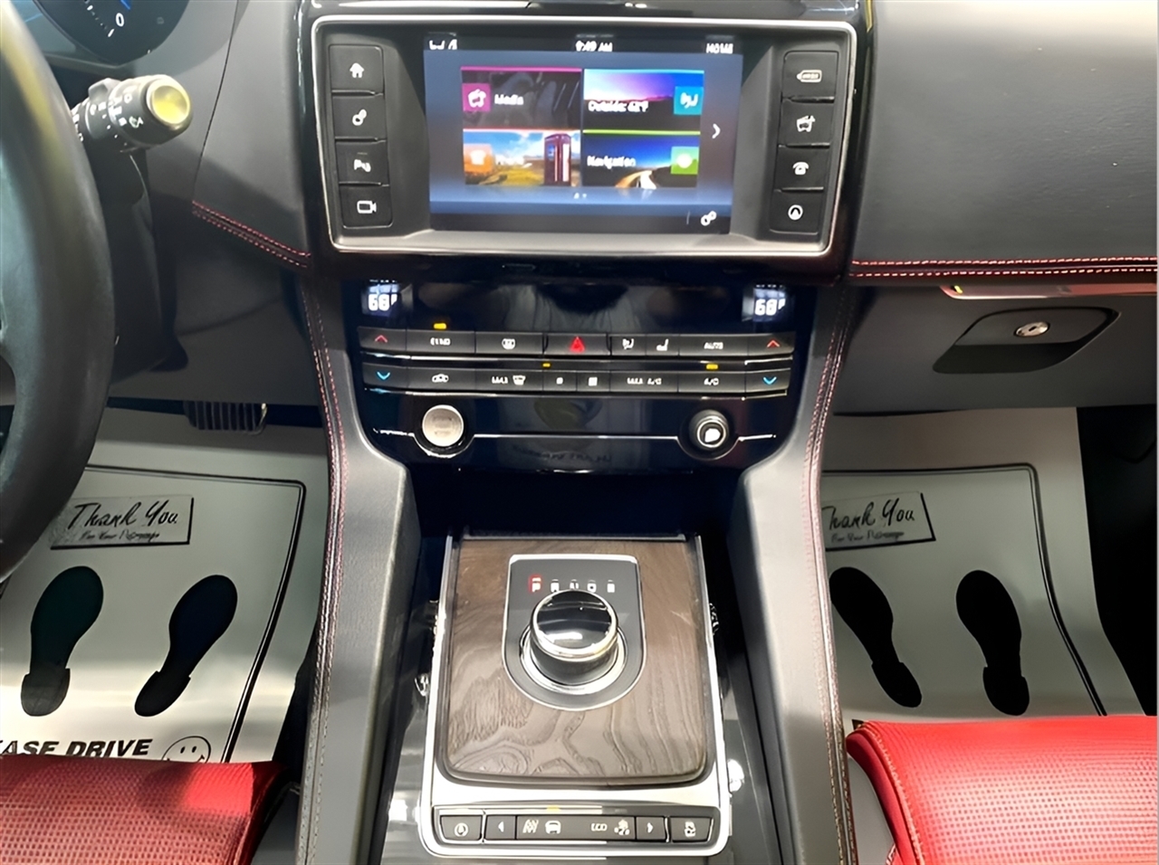 2017 Jaguar F-PACE R-Sport photo 14