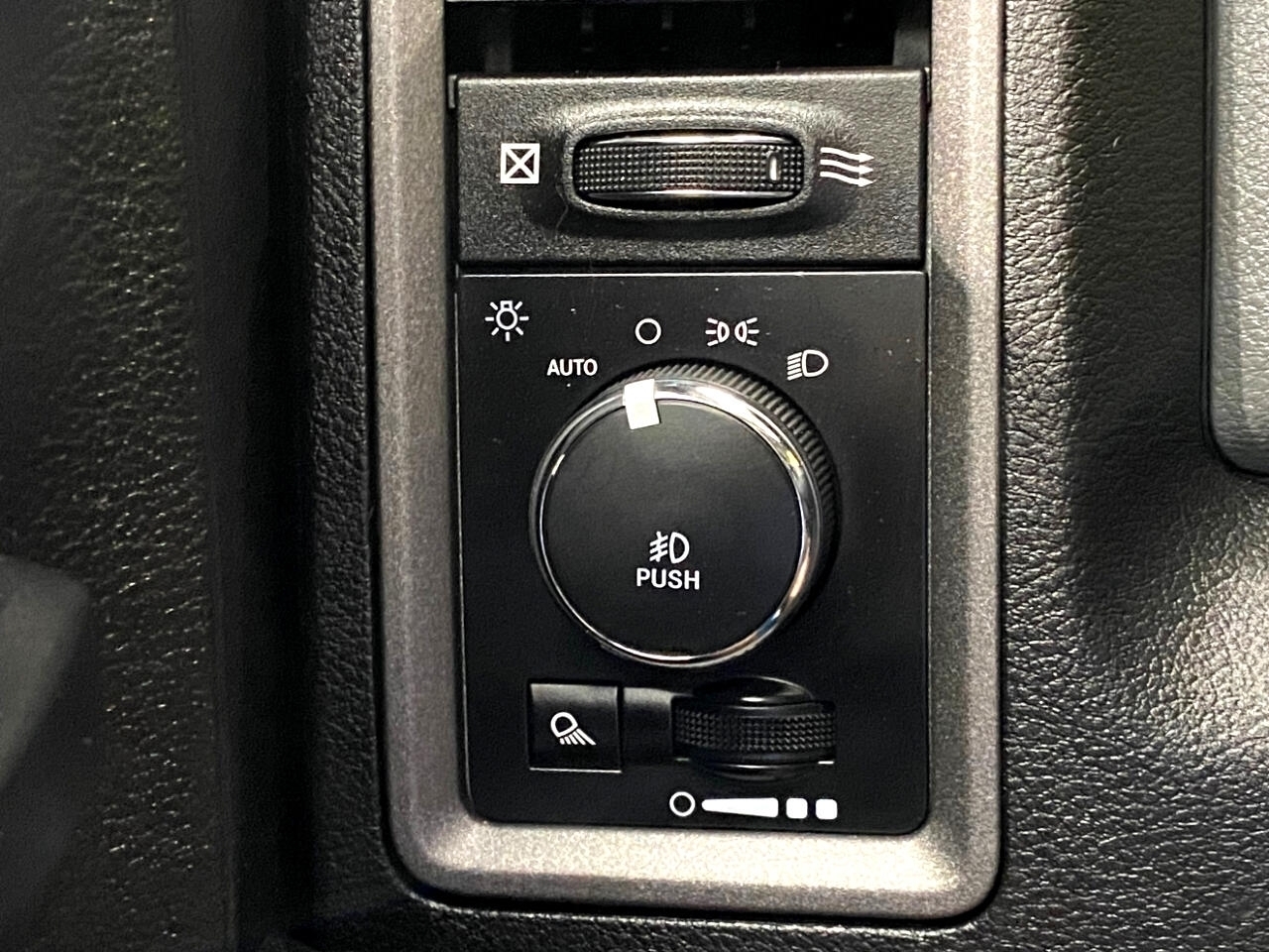 RAM 1500 Classic  2019