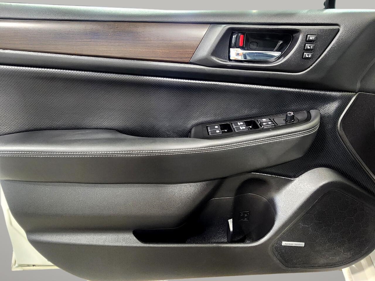 2017 Subaru Legacy 2.5i Limited photo 4