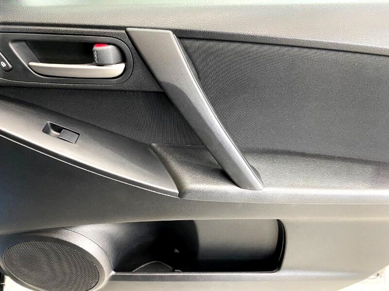 2011 Mazda Mazda3 Touring Sedan photo 19