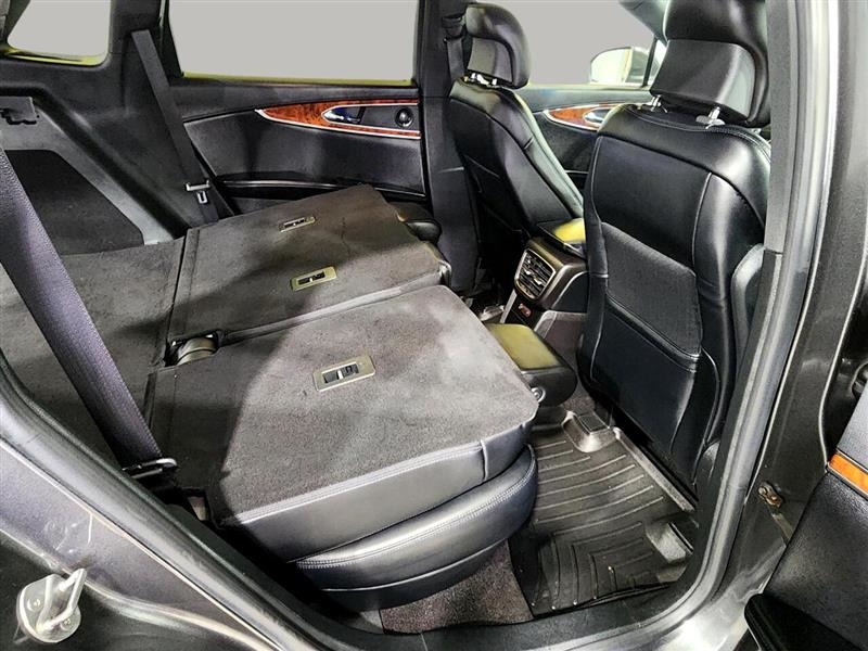 2019 Lincoln Nautilus Reserve photo 37