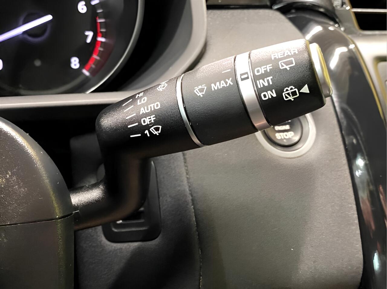 2017 Land Rover Discovery SE photo 12