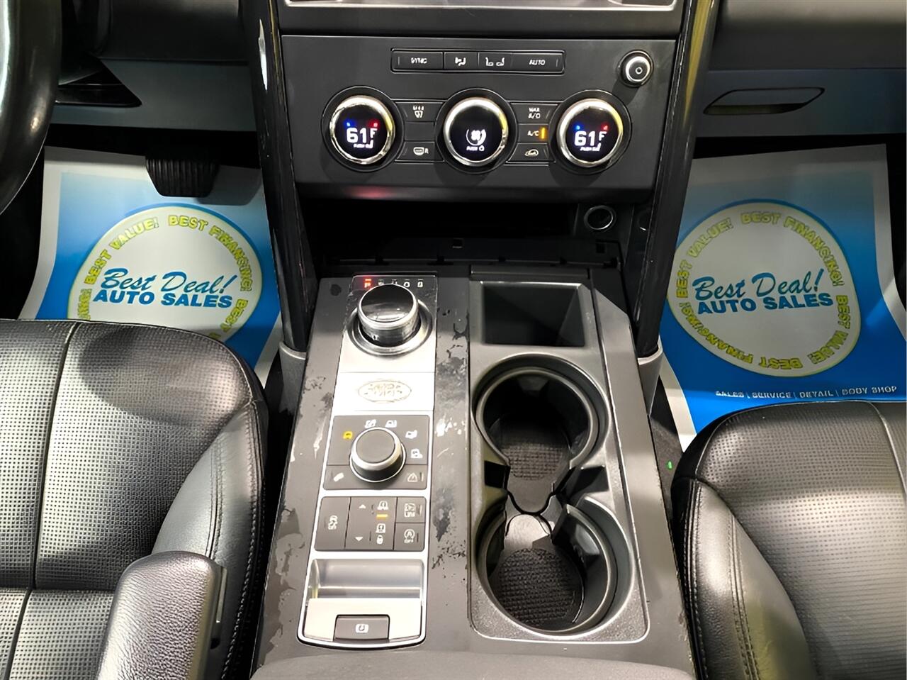 2017 Land Rover Discovery SE photo 16