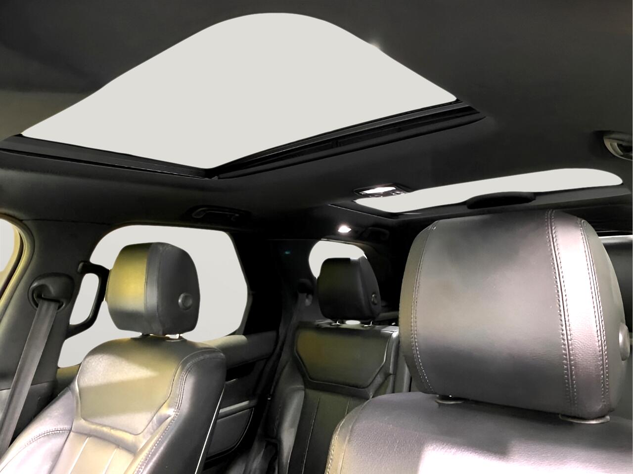 2017 Land Rover Discovery SE photo 19