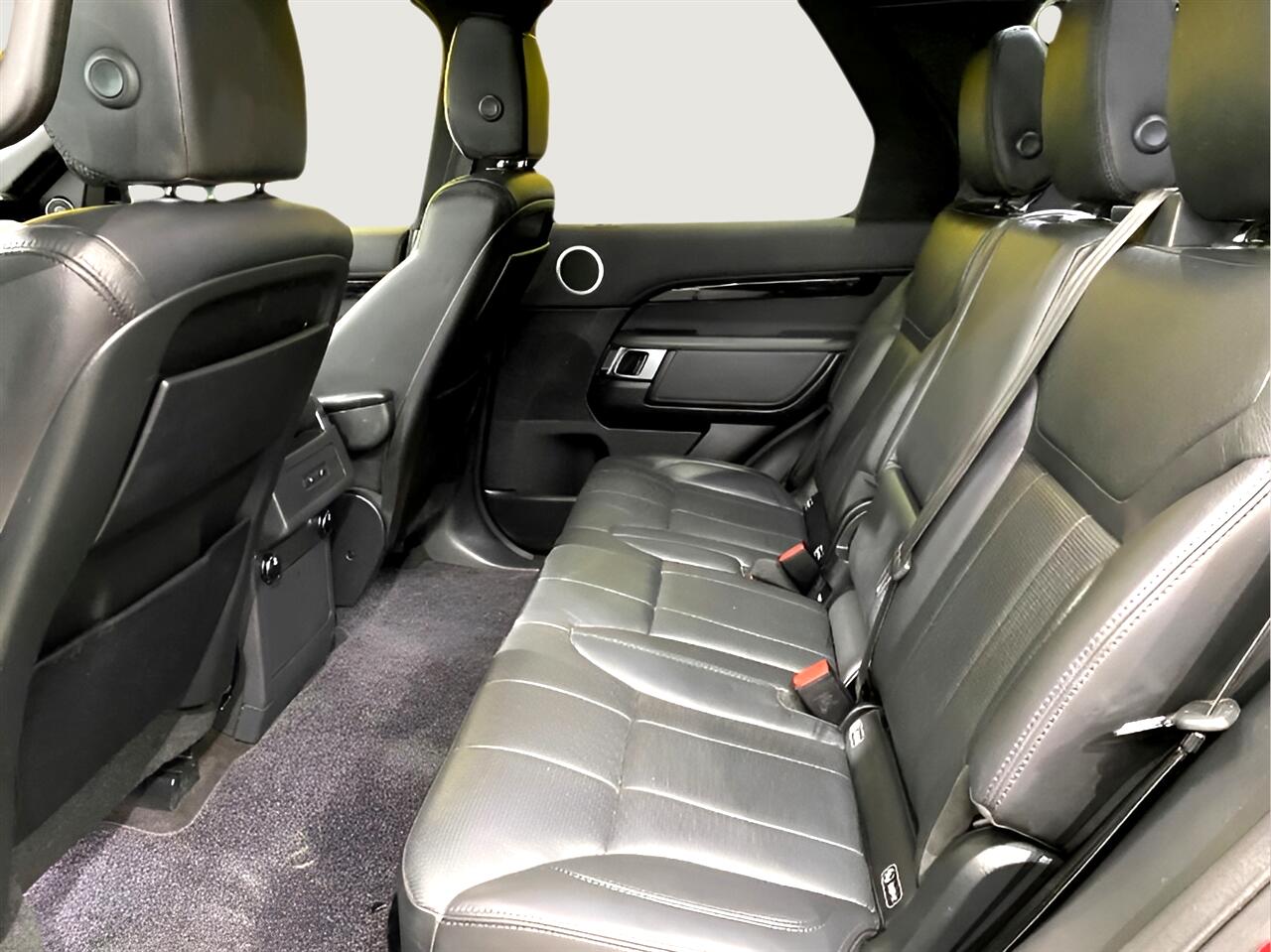 2017 Land Rover Discovery SE photo 21
