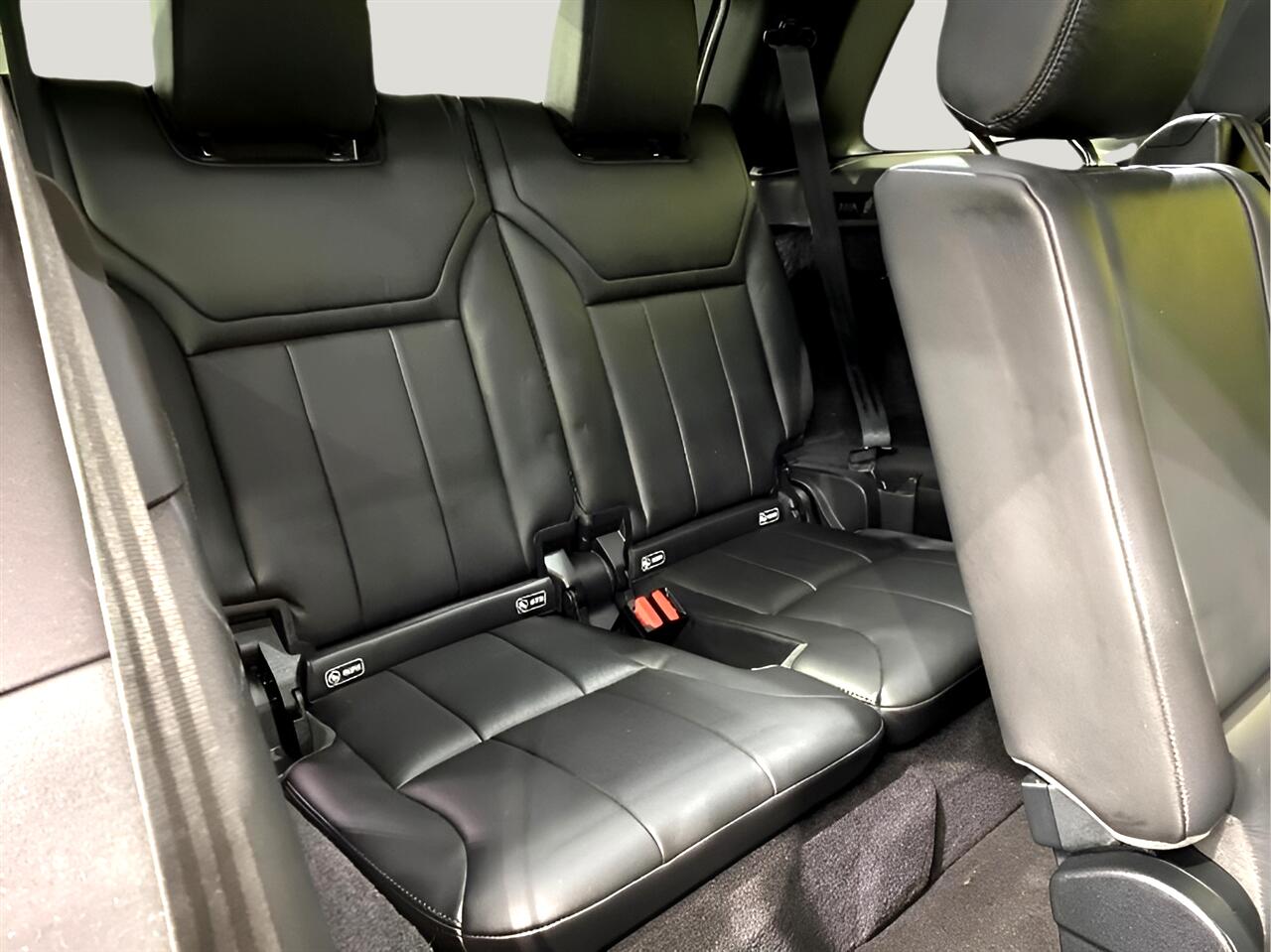 2017 Land Rover Discovery SE photo 26