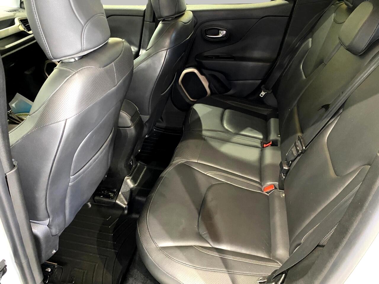 2017 Jeep Renegade Latitude North Edition photo 18