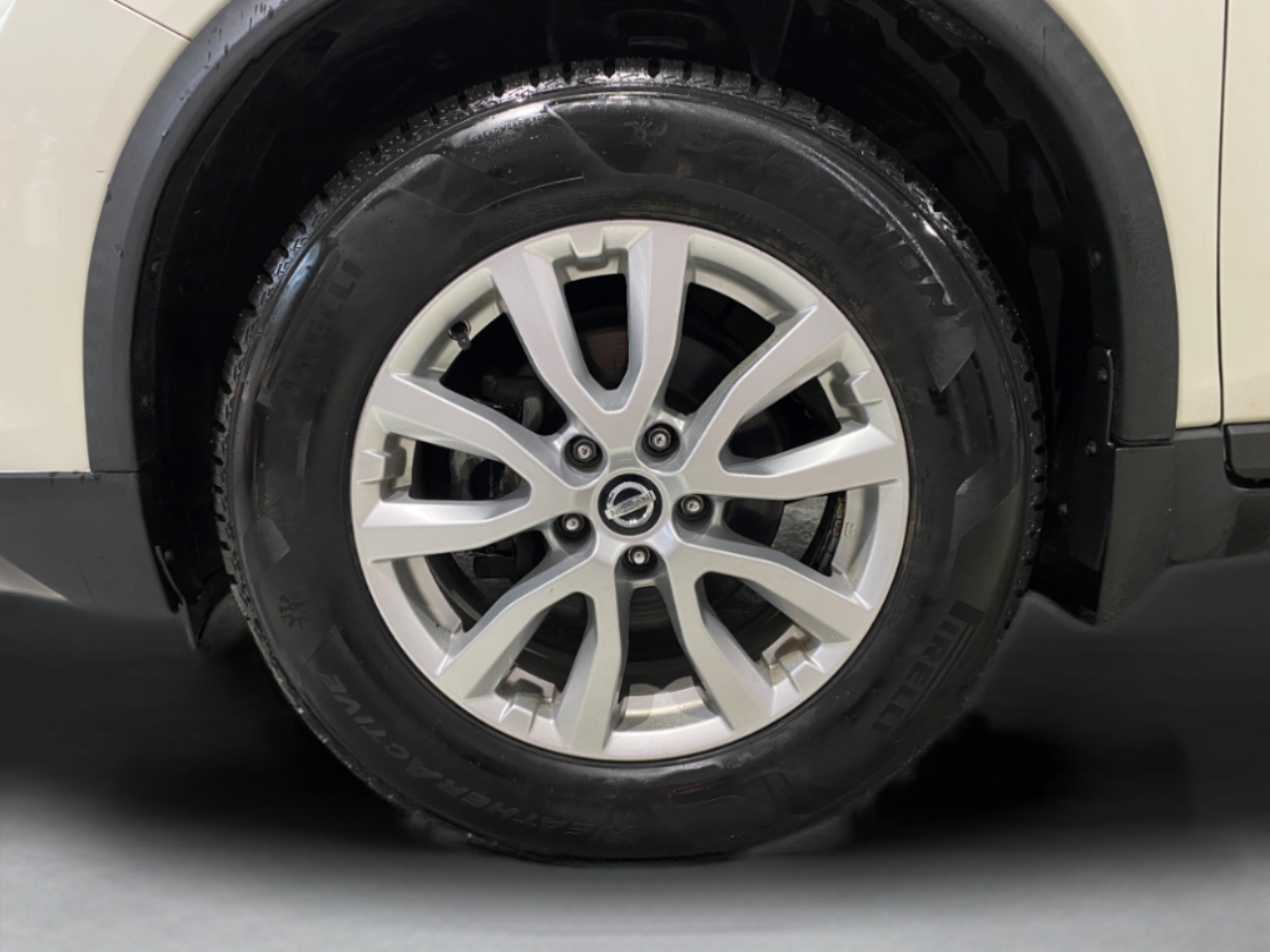 2017 Nissan Rogue SV AWD photo 8