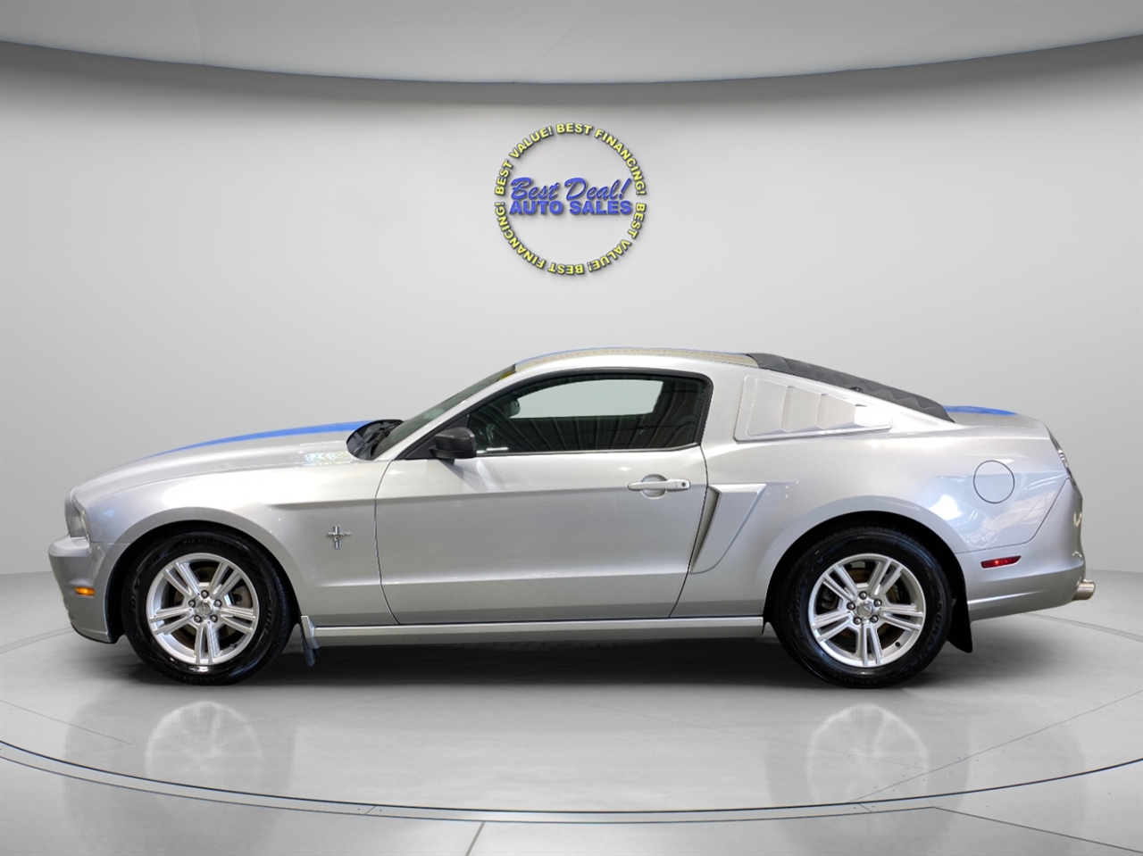 2014 Ford Mustang V6 photo 2