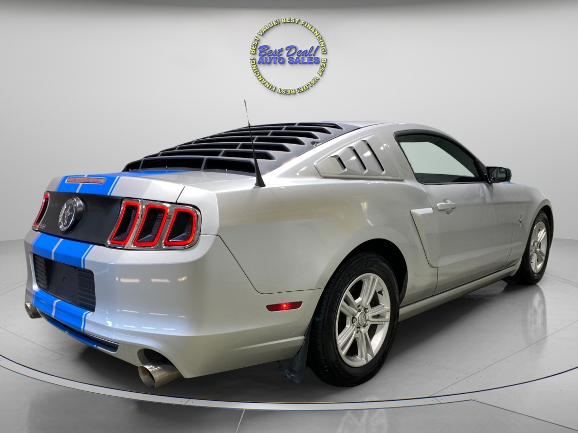 2014 Ford Mustang V6 photo 5