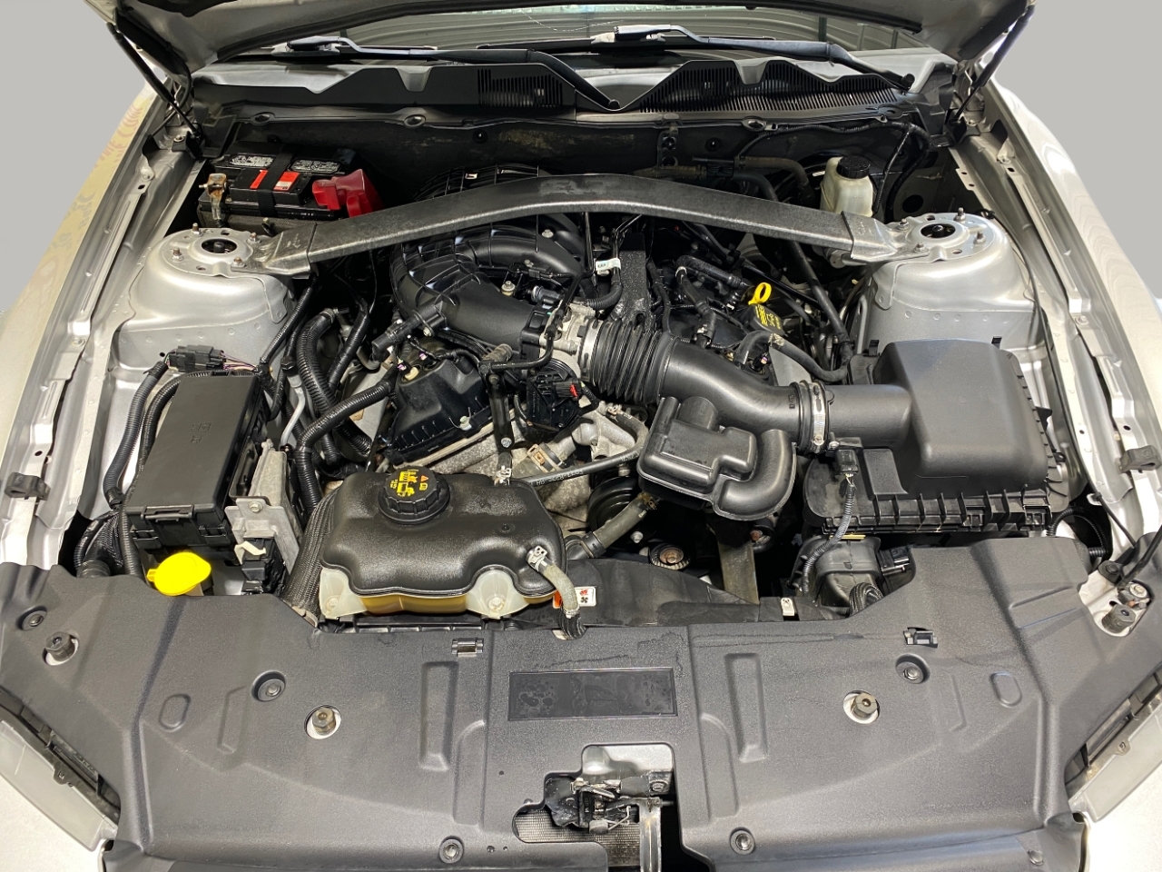 2014 Ford Mustang V6 photo 21