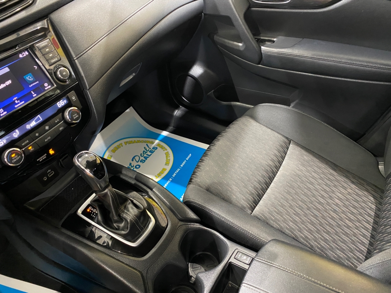 2019 Nissan Rogue SV AWD photo 16