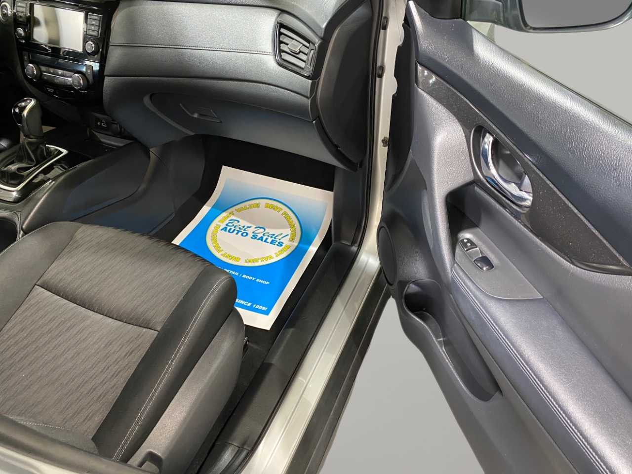 2019 Nissan Rogue SV AWD photo 21