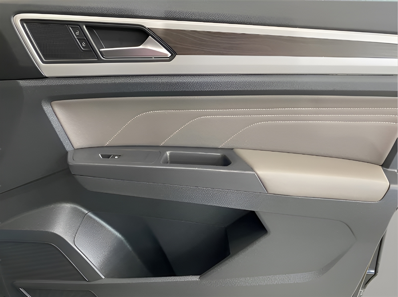 Volkswagen Atlas SE w/Technology 4MOTION 2021