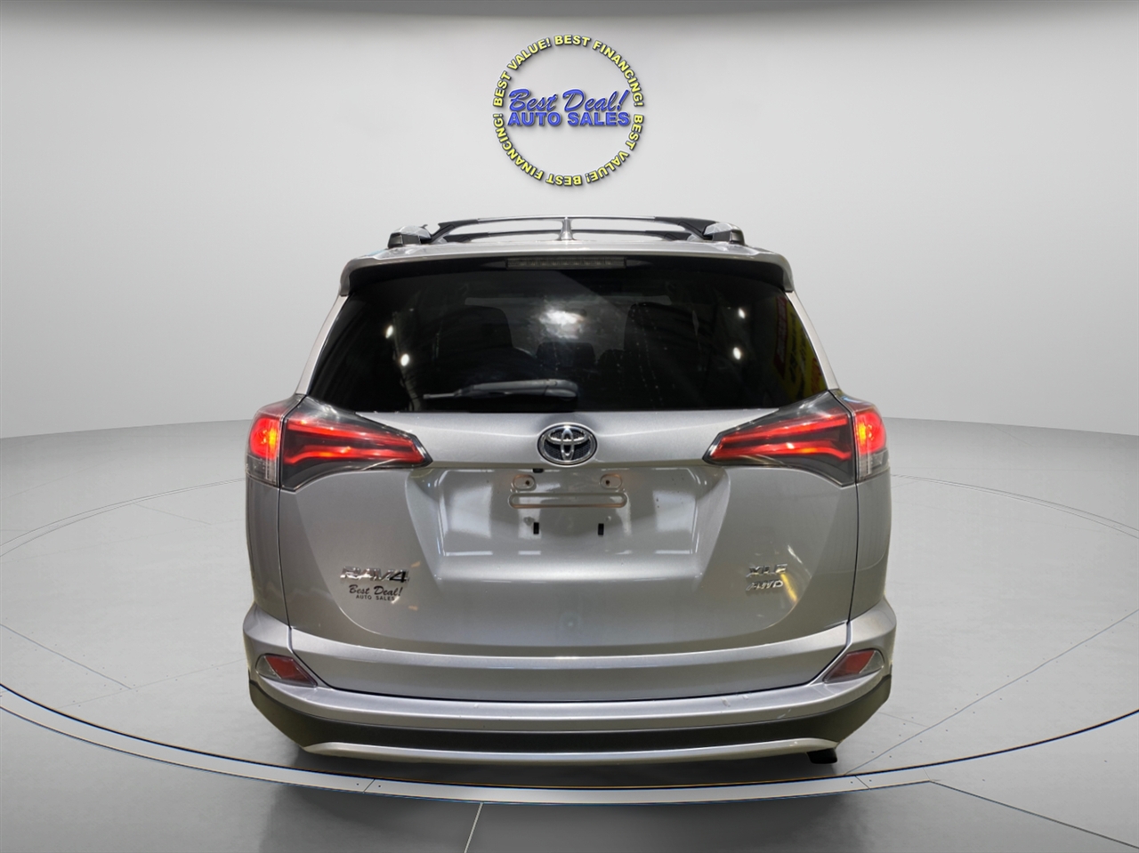 2016 Toyota RAV4 XLE photo 4
