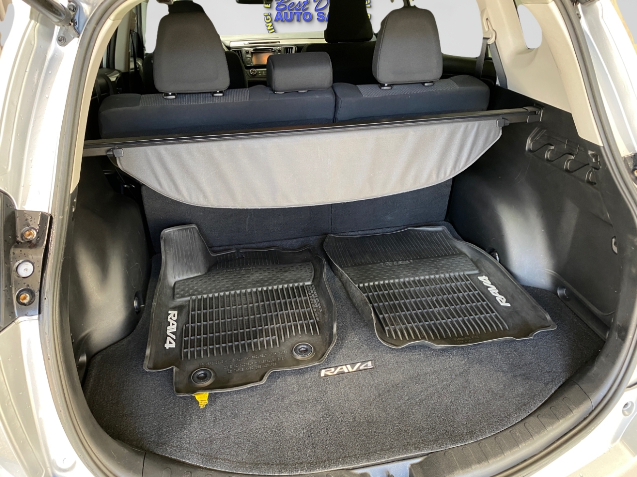 2016 Toyota RAV4 XLE photo 21