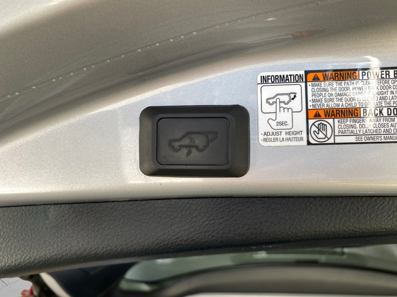 2016 Toyota RAV4 XLE photo 22