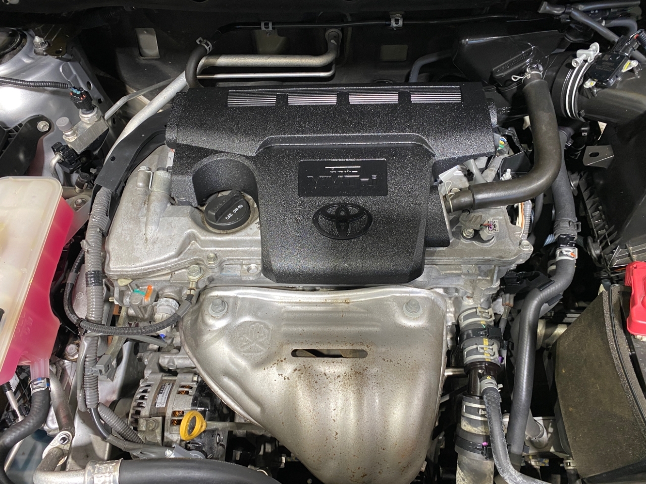 2016 Toyota RAV4 XLE photo 24
