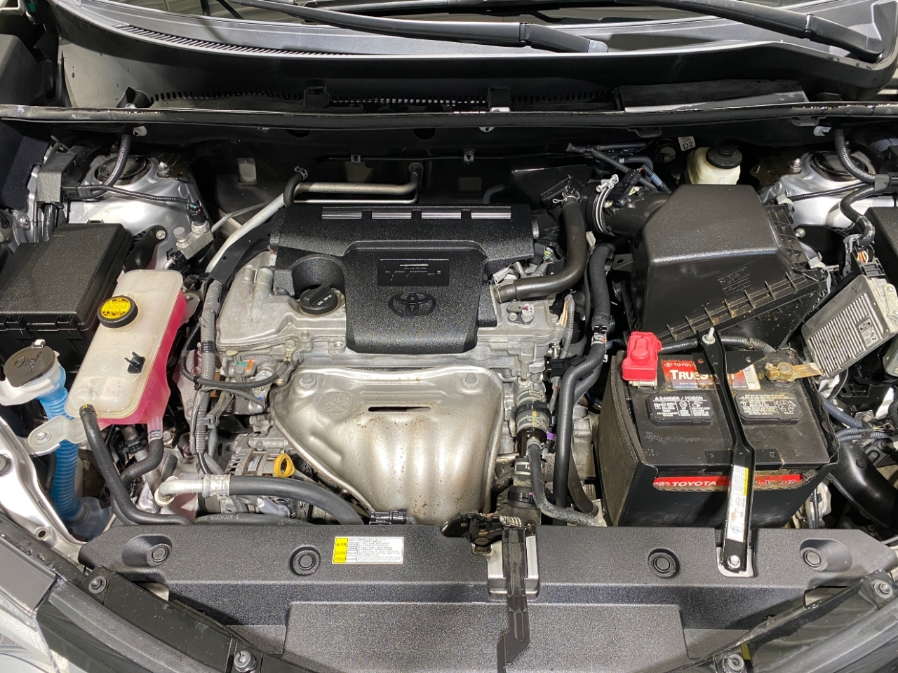 2016 Toyota RAV4 XLE photo 25