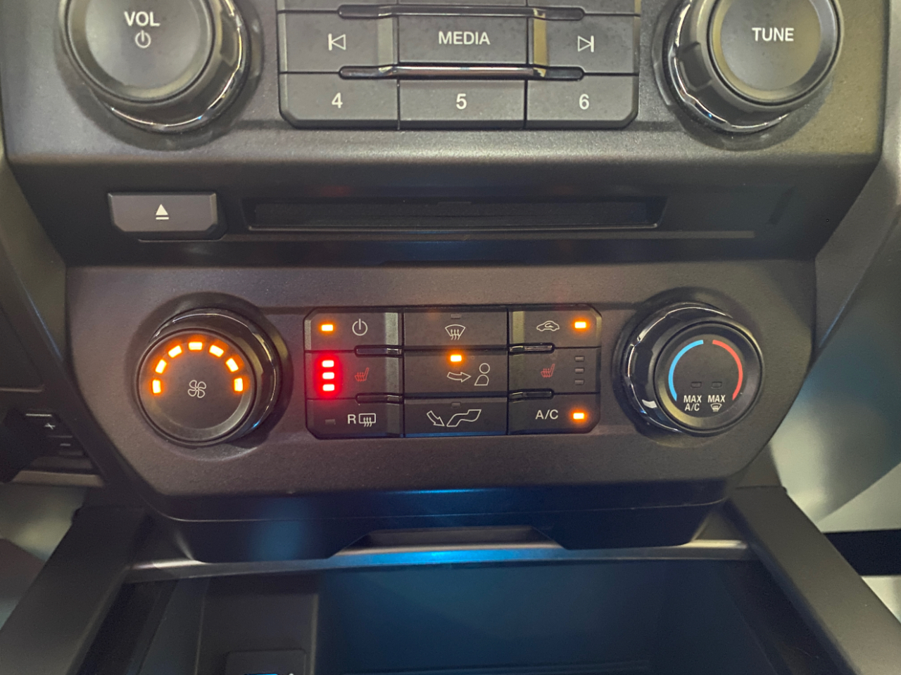 2018 Ford F-150 XLT photo 13