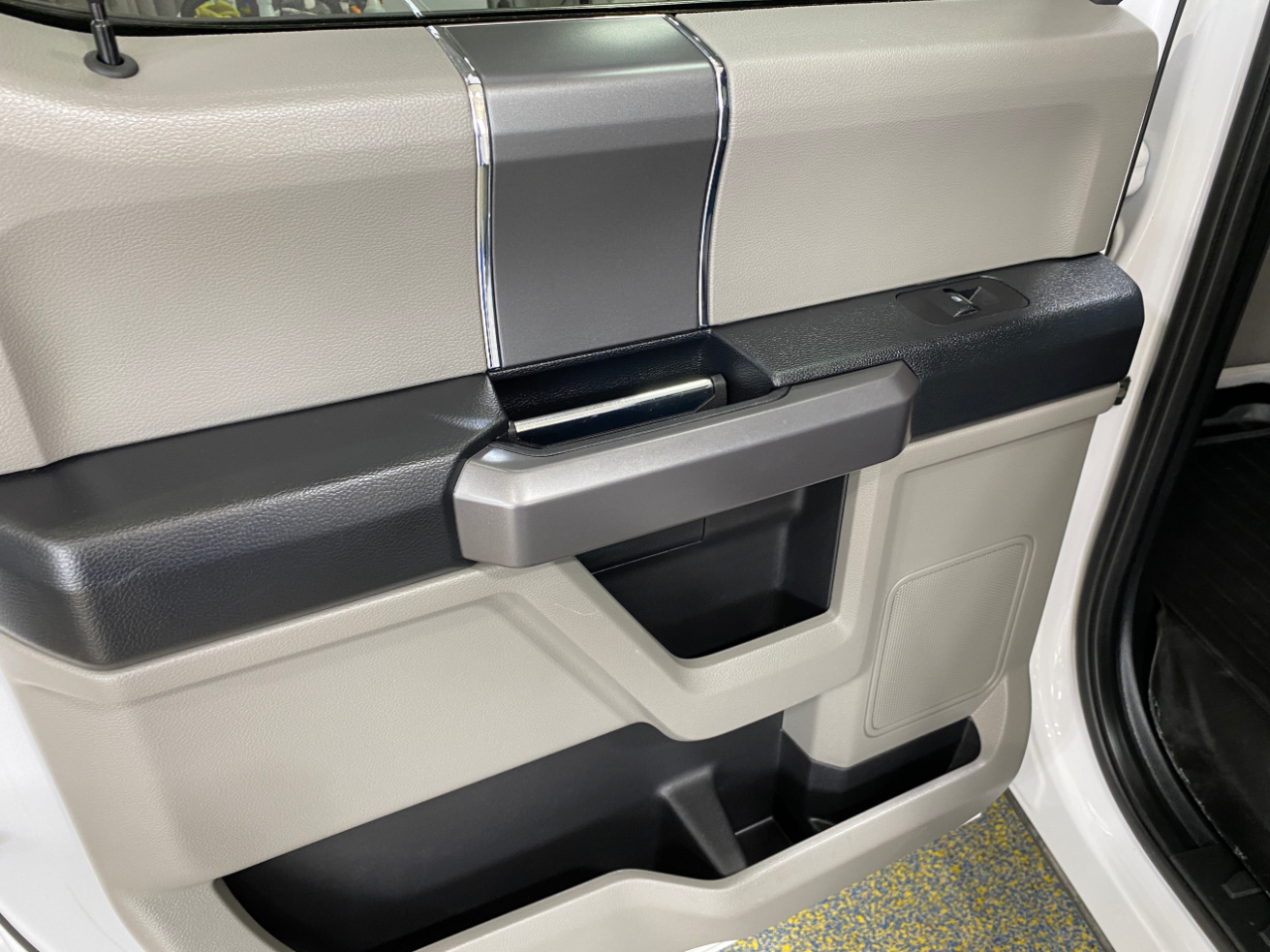 2018 Ford F-150 XLT photo 17