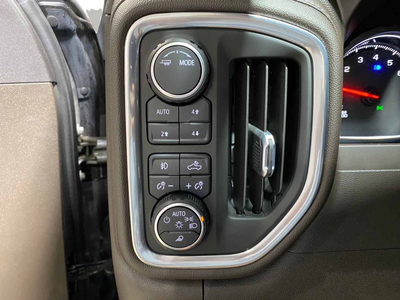 2021 Chevrolet Silverado 1500 LTZ Z71 photo 11