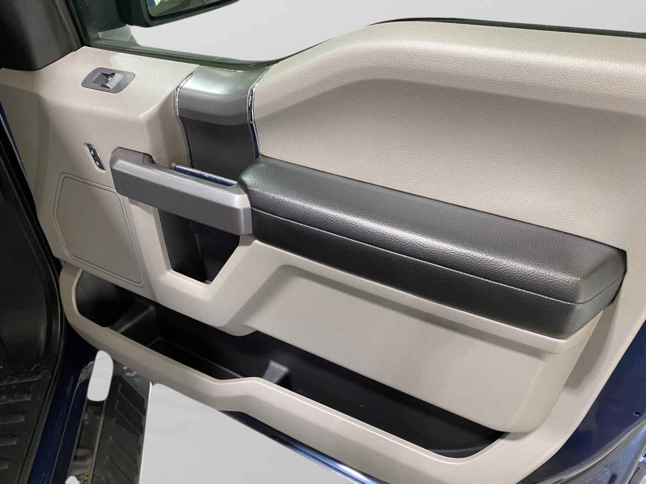 2019 Ford F-150 XLT photo 23