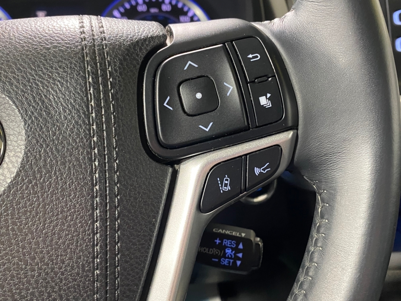 Toyota Highlander XLE AWD V6 2017