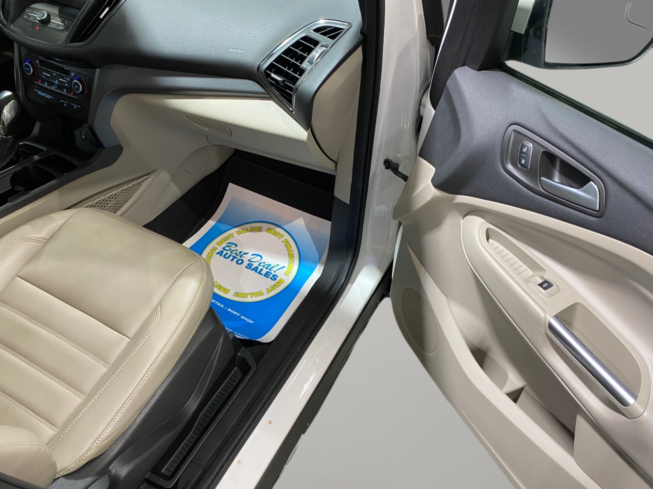 2018 Ford Escape SEL photo 23