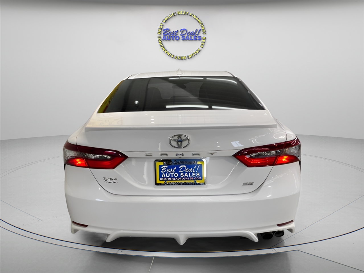 Toyota Camry SE 2023