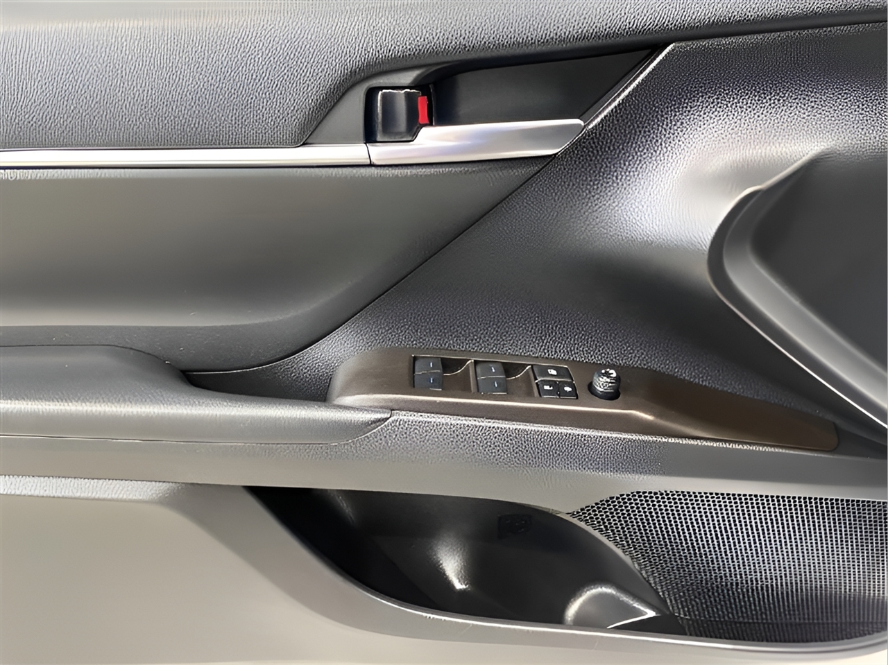 Toyota Camry SE 2023