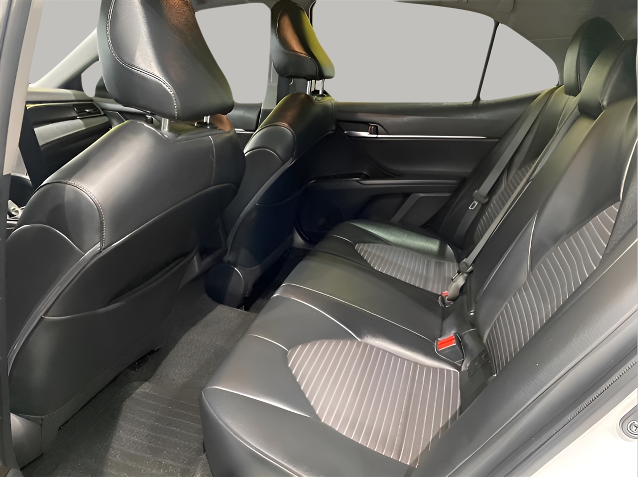 Toyota Camry SE 2023