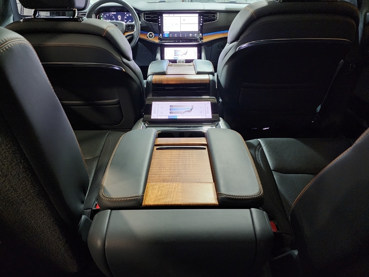 Jeep Grand Wagoneer  2022