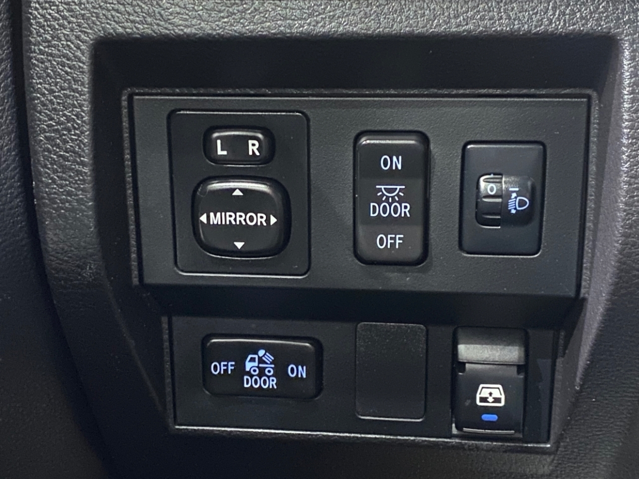 Toyota Tundra SR5 5.7L V8 CrewMax 4WD 2014