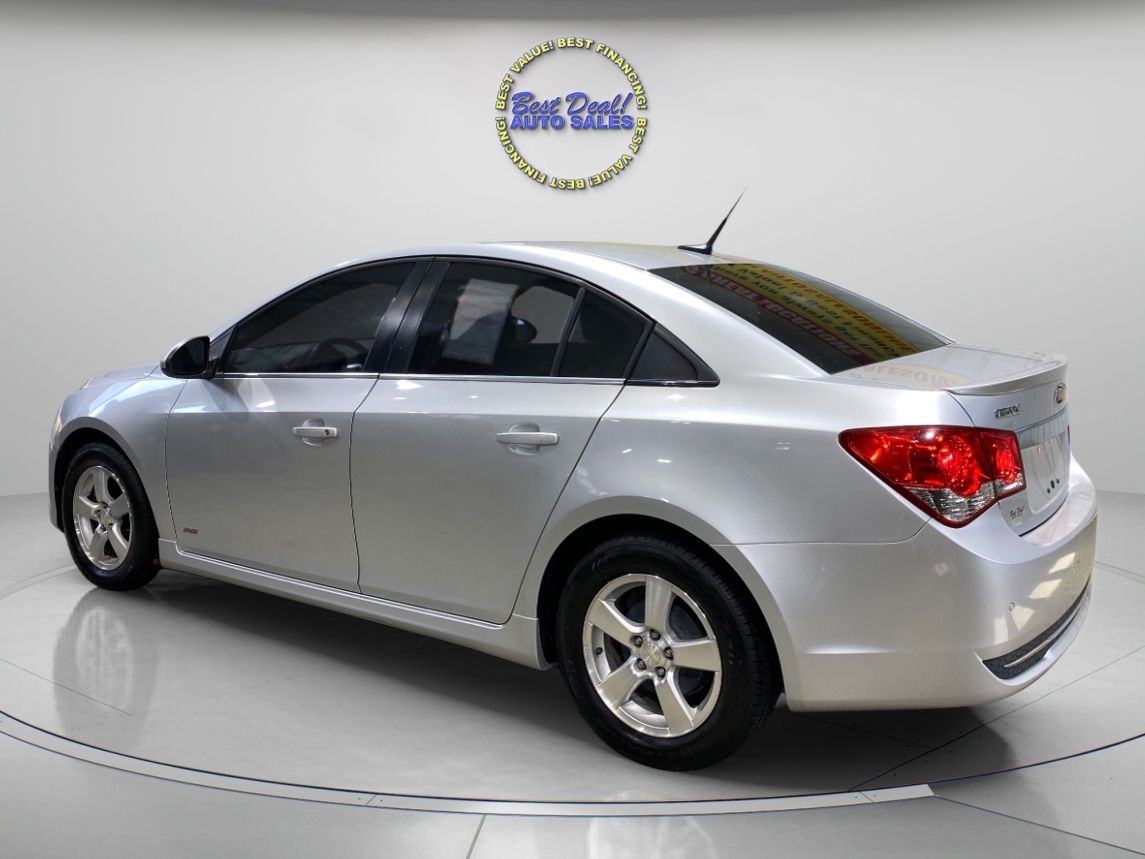 2012 Chevrolet Cruze photo 2