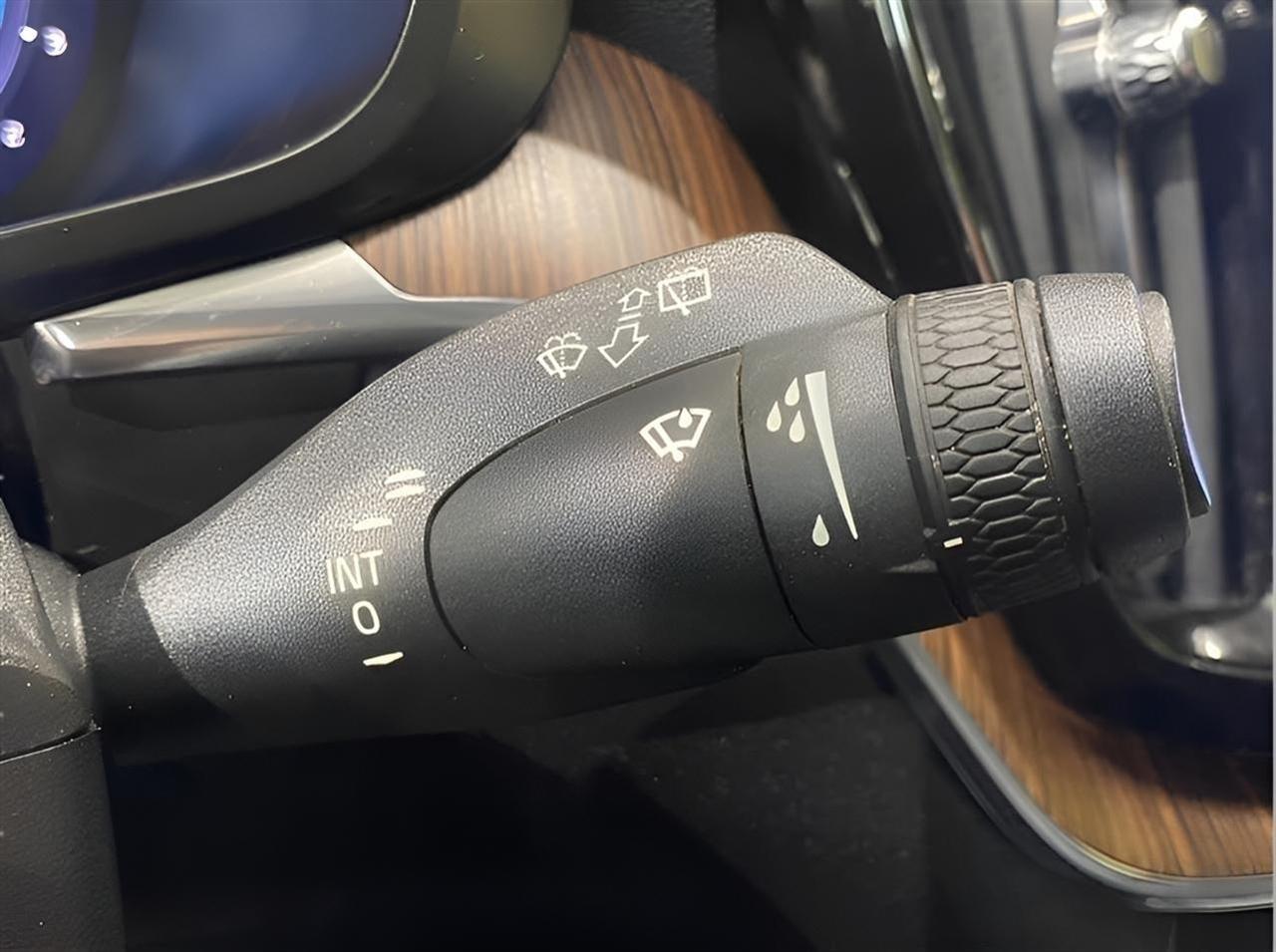 Volvo XC60 T8 Momentum Hybrid AWD 2022