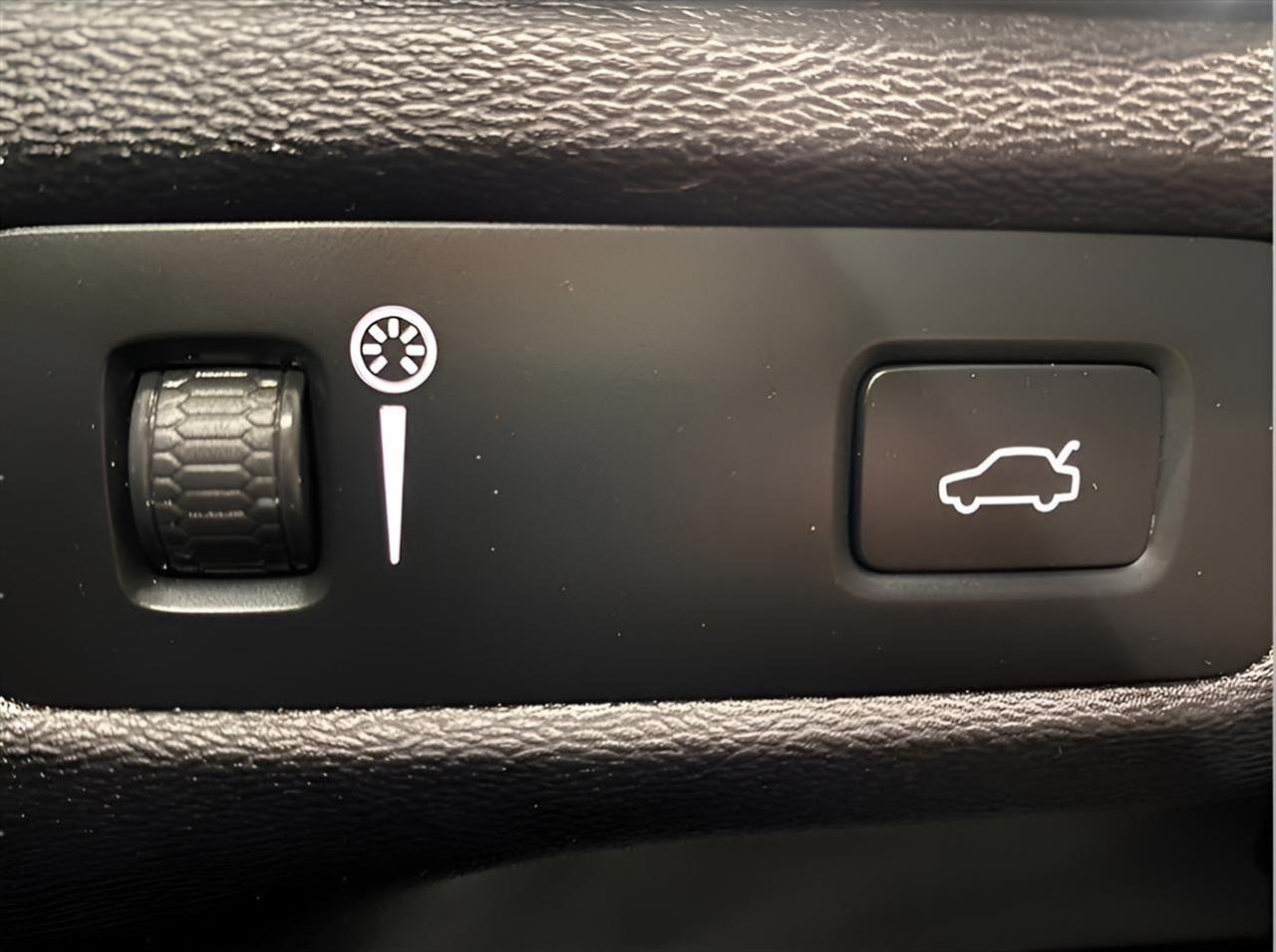 Volvo XC60 T8 Momentum Hybrid AWD 2022