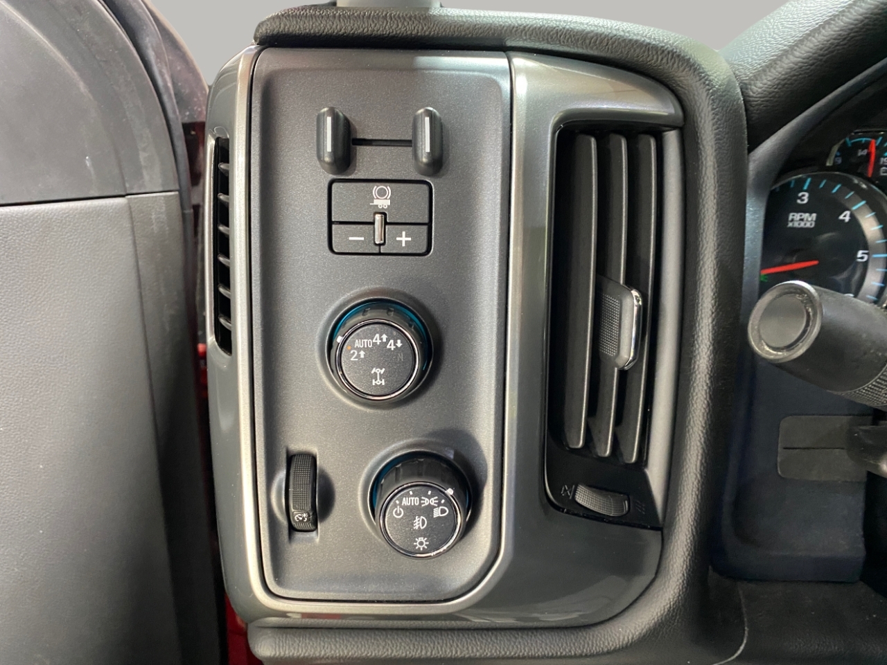 Chevrolet Silverado 1500 LT Crew Cab 4WD 2018