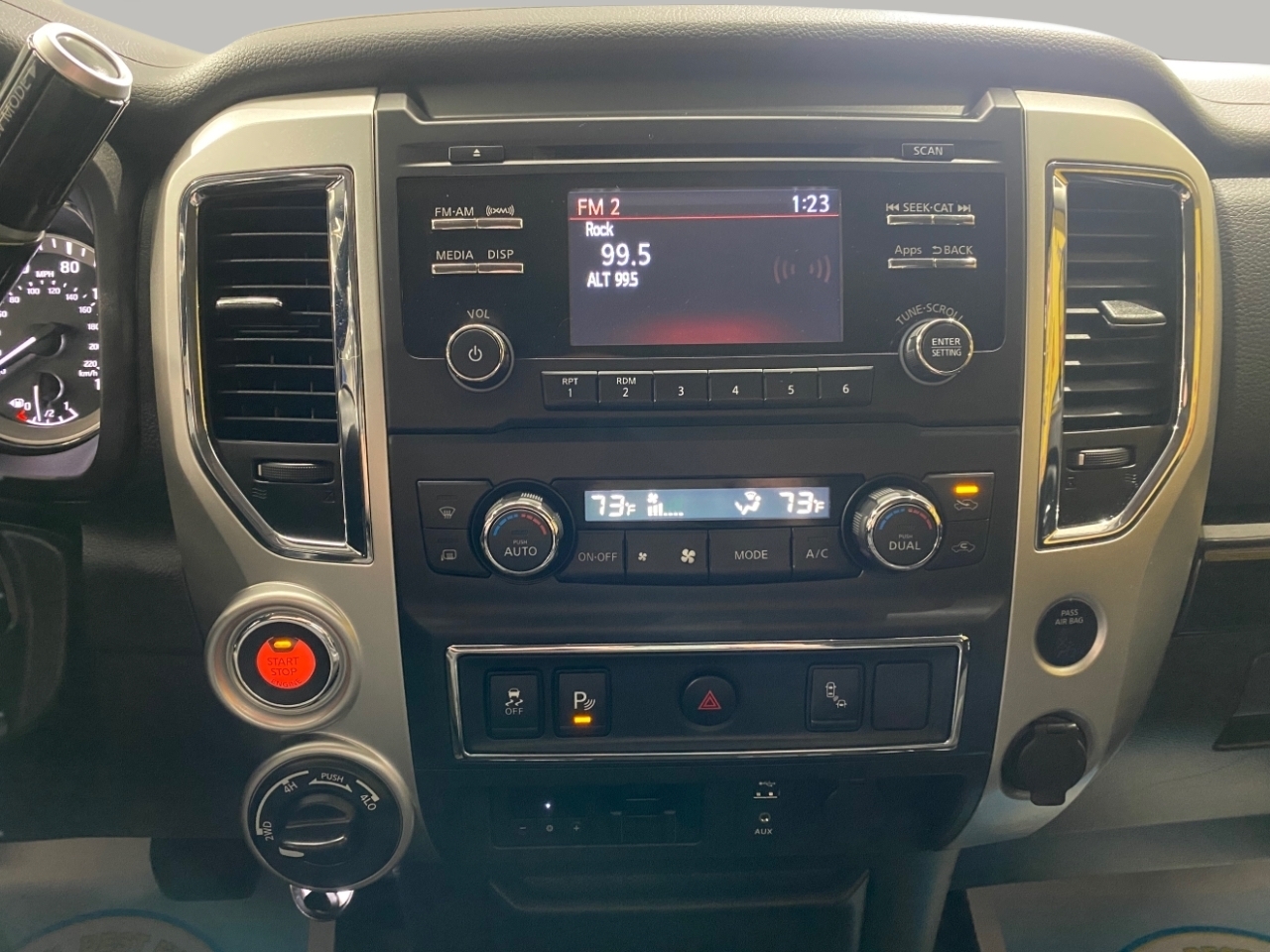 Nissan Titan SV 2017