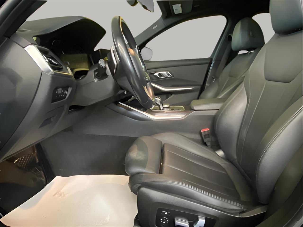 BMW 3-Series 330i xDrive 2020